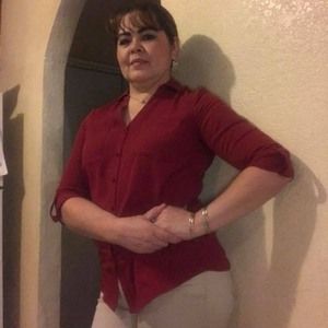 Meet your Posher, Raquel